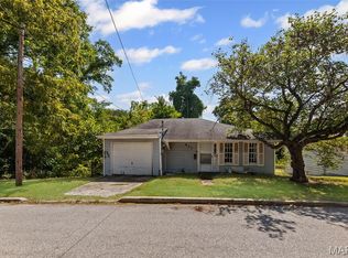 827 Chouteau Ave, Alton, IL 62002