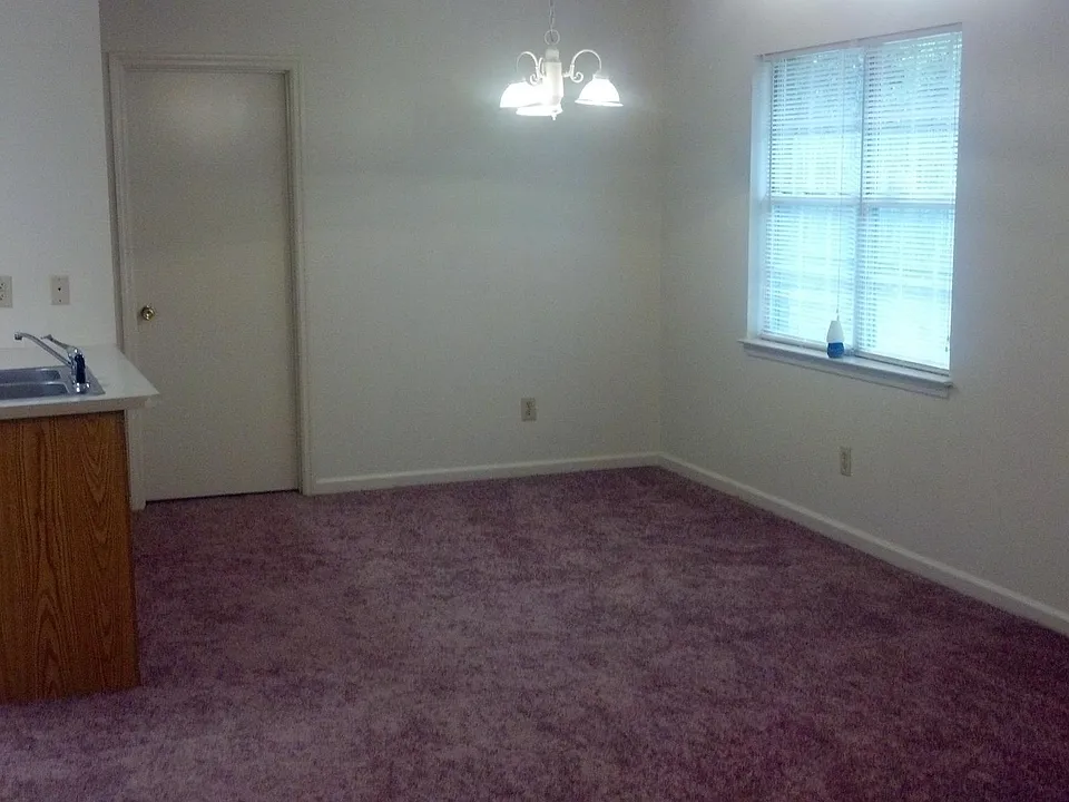 dining area and kitchen bar area