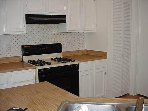 5th image of 9459 CHARTER POINT DR