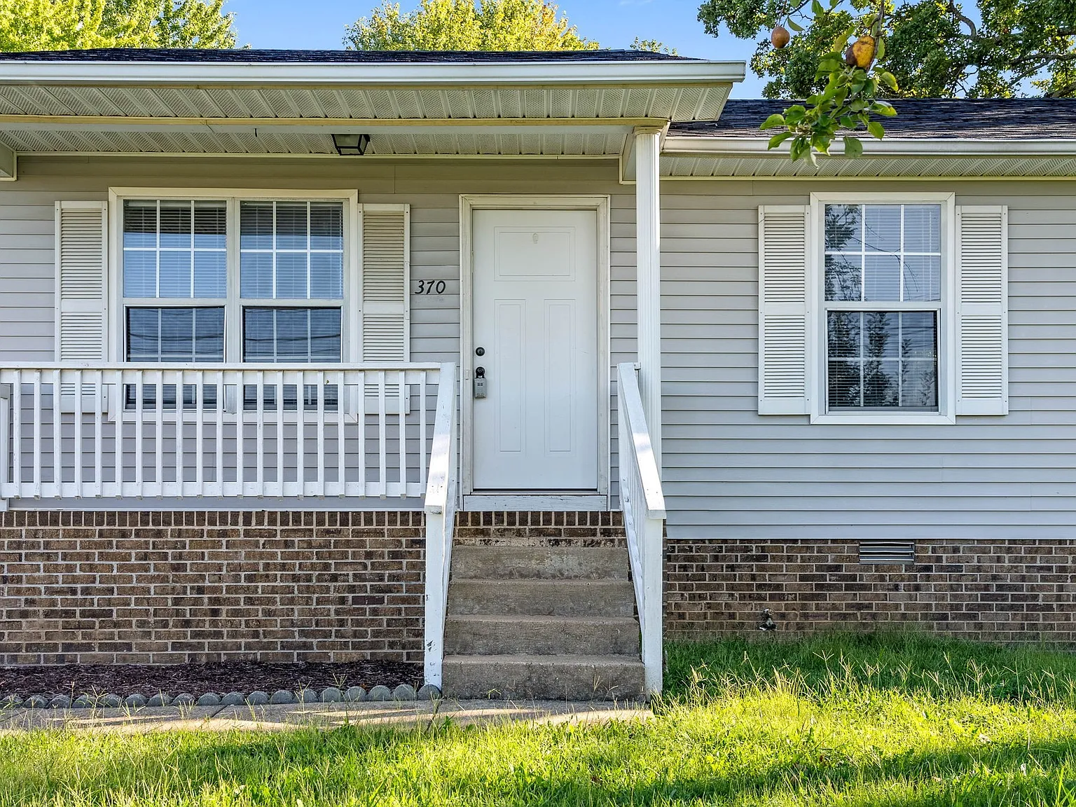 3 bed, 1.0 bath, 1005 sqft, $1,250 — Photo 4