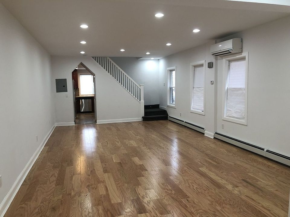 1st image of 1566 E 38th St