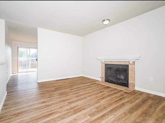 4th image of 2835 58th Ave NE #2007