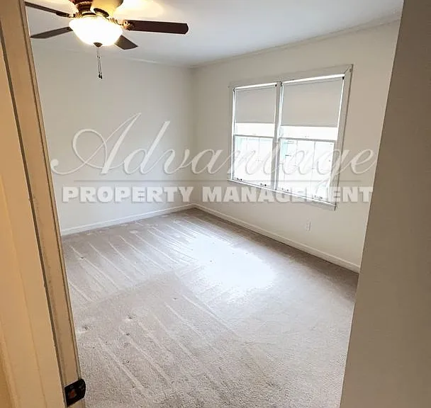 7253 Stamford Dr — Photo 16