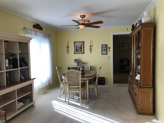 5th image of 23W155 Foxcroft Dr