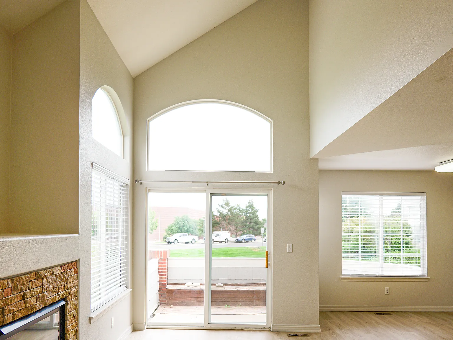 3 bed, 2.5 bath, 1671 sqft, $2,850 — Photo 3