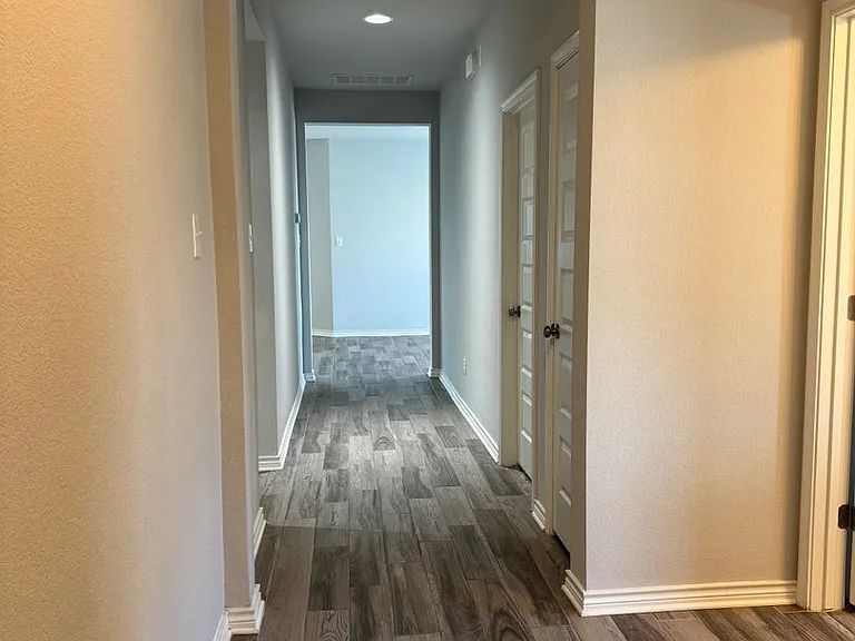 332 McLintock Rd — Photo 2