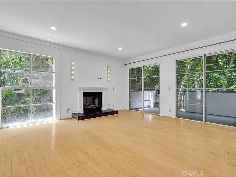 1401 S Bentley Ave #203 — Photo 4