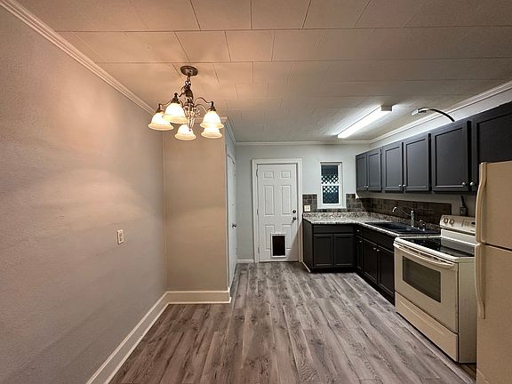 4th image of 6623 Clayton Ln #0
