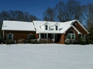 1052 Yellow Ck Rd, Dickson, TN 37055