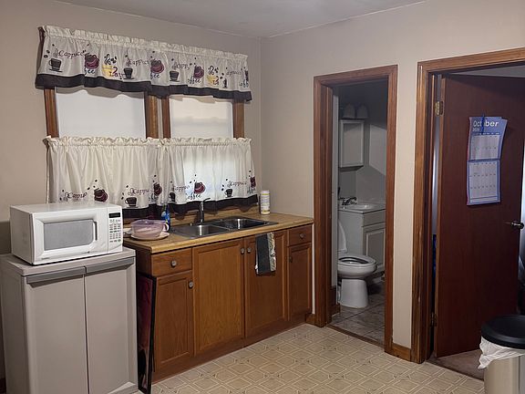 2nd image of 36 South St #2A
