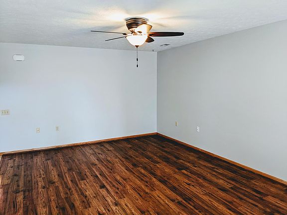 3rd image of 915 N 45th St
