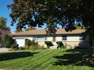1261 Ravanna Ave SE, Grand Rapids, MI 49508