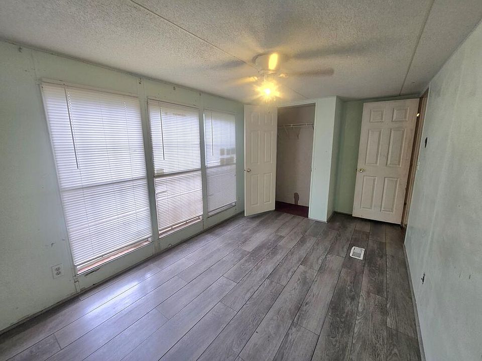 16th image of 6114 Elliott Dr