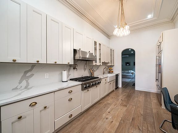 4th image of 60 Linden Ave Floor 1