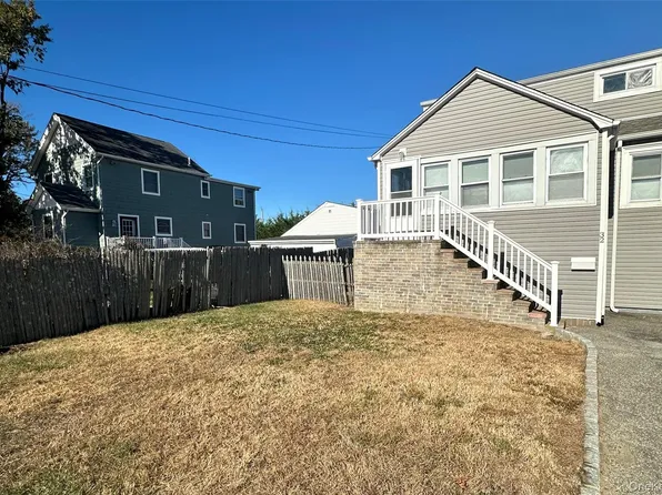 32 McKinley Ave, Lindenhurst, NY 11757