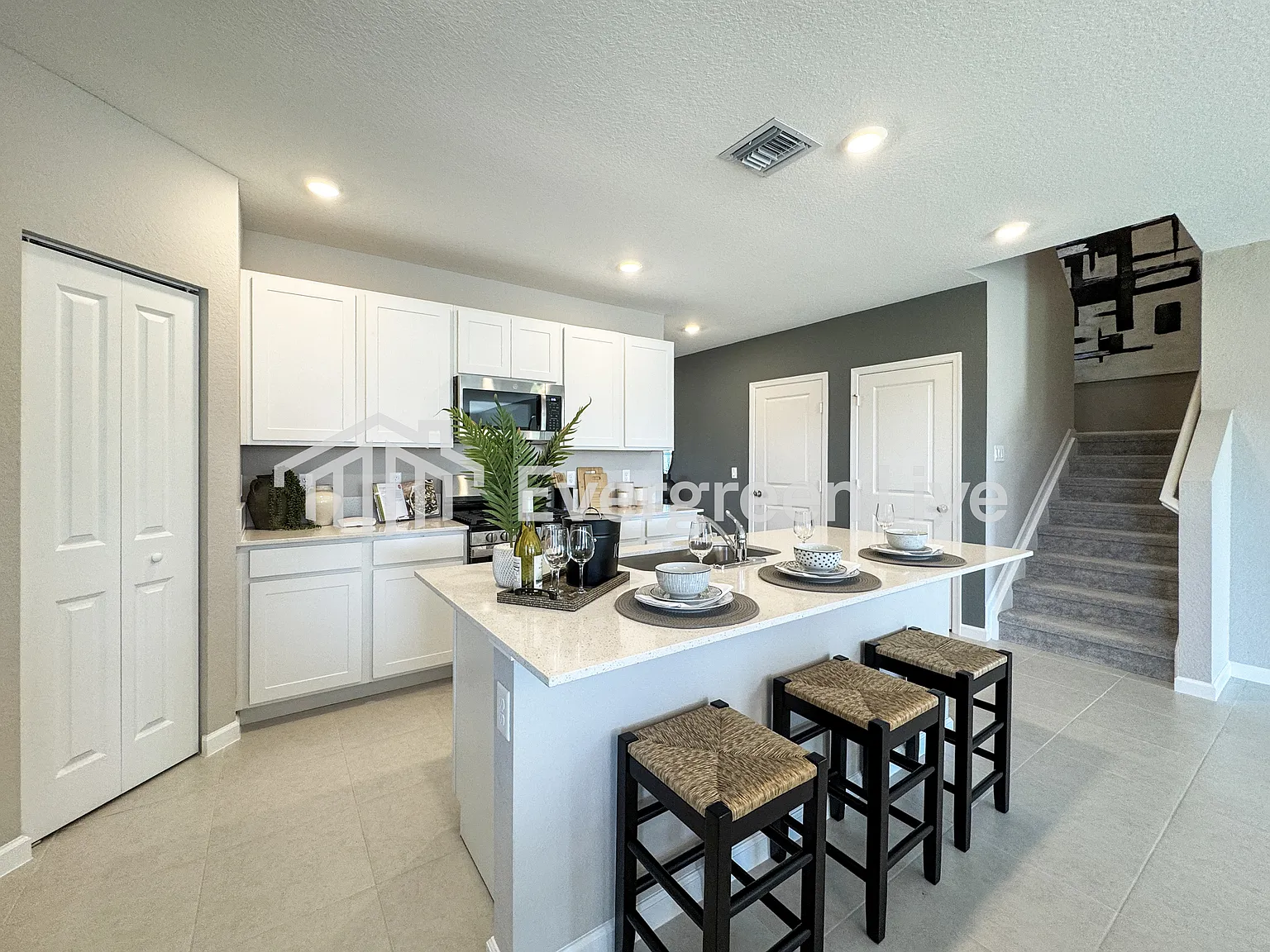 5 bed, 3.0 bath, 2754 sqft, $2,560 — Photo 3