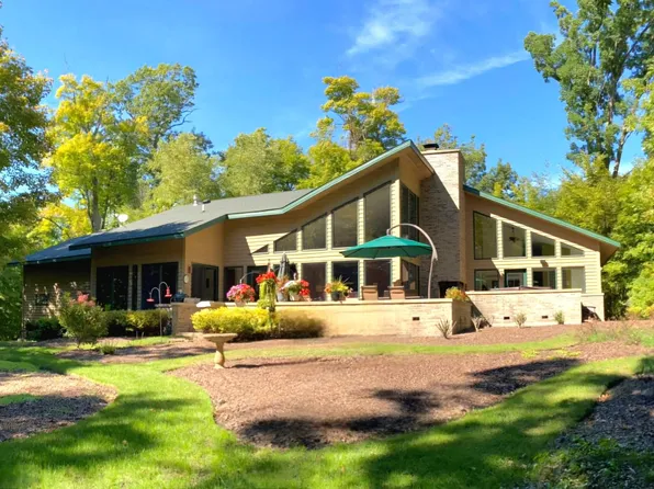 W3303 W Lake Forest Lane, Geneva, WI 53147