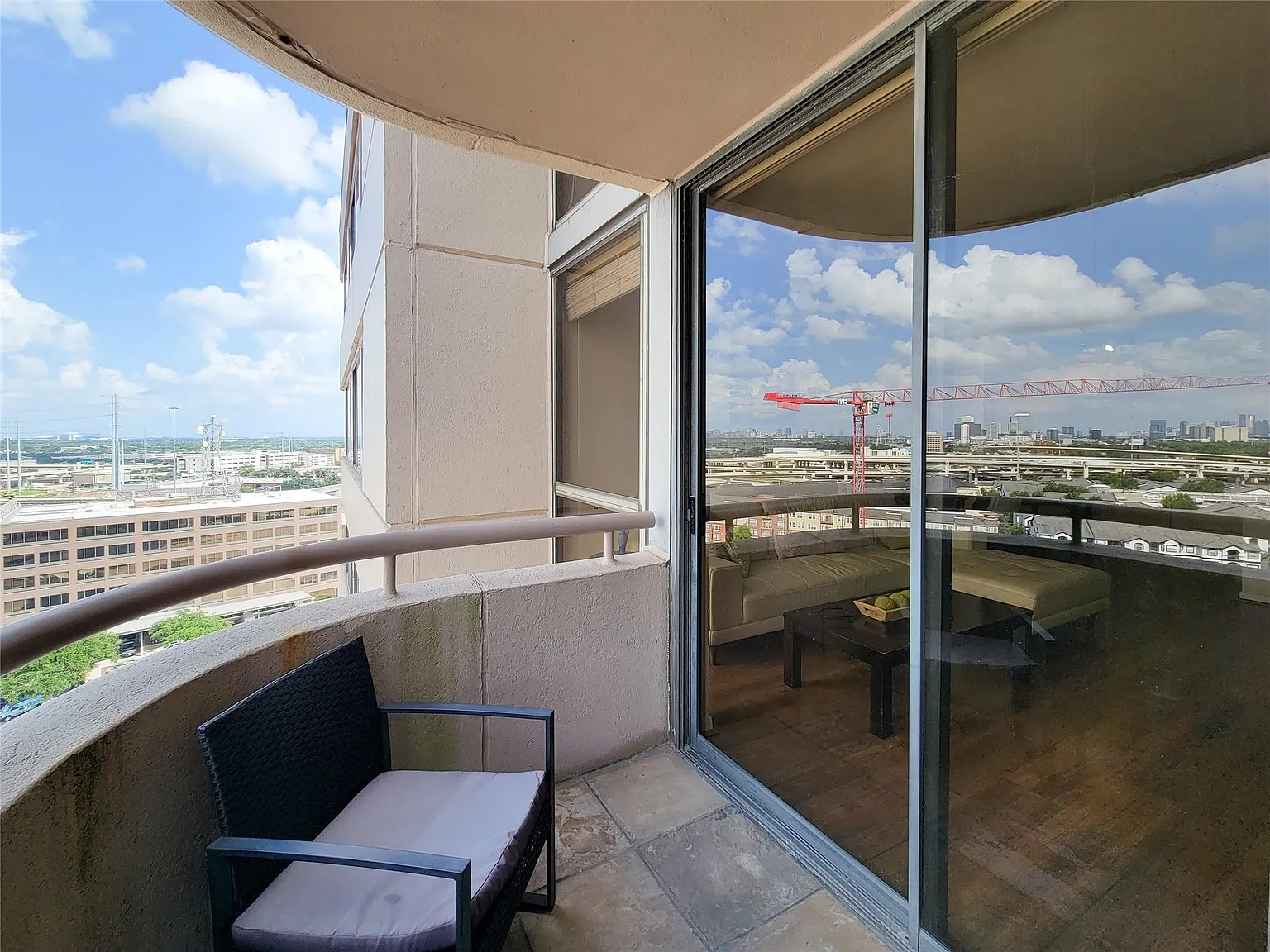 1 bed, 1.0 bath, 794 sqft, $1,550 — Photo 3