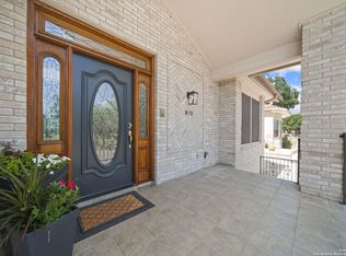 6111 Brook Fls, Windcrest, TX 78239