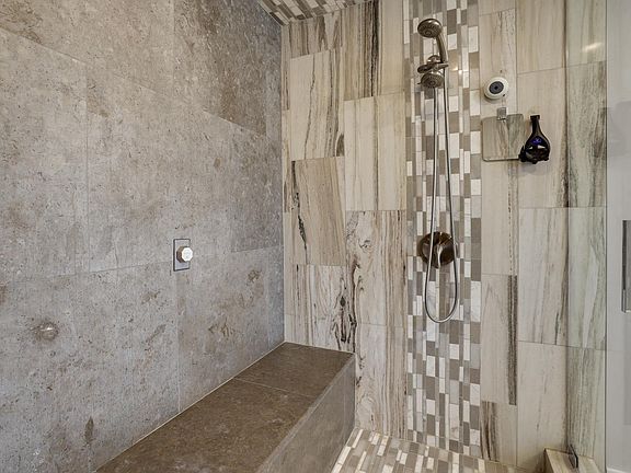 4th image of 4655 Balfour Dr