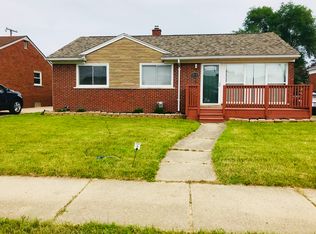 25256 Collingwood St, Roseville, MI 48066