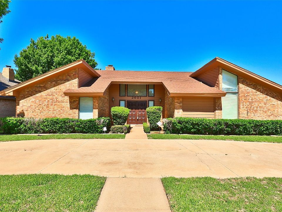 1st image of 2601 Woodlake Dr