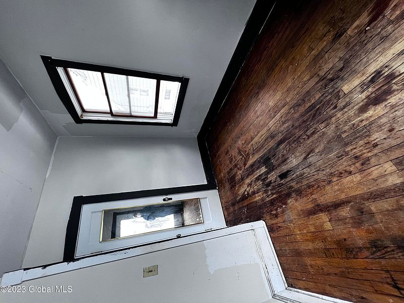 4th image of 238 MANCHESTER Road