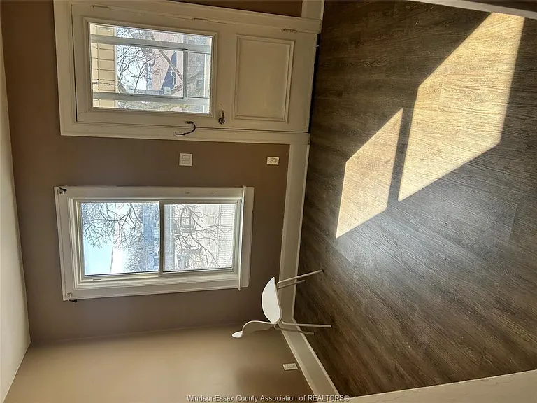 1290 Chilver Rd — Photo 9