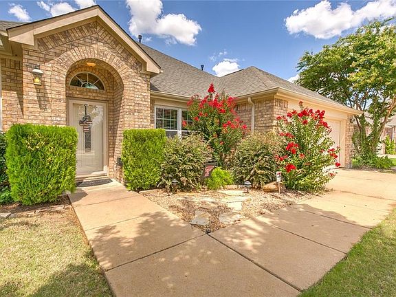 2nd image of 211 Rock Meadow Trl