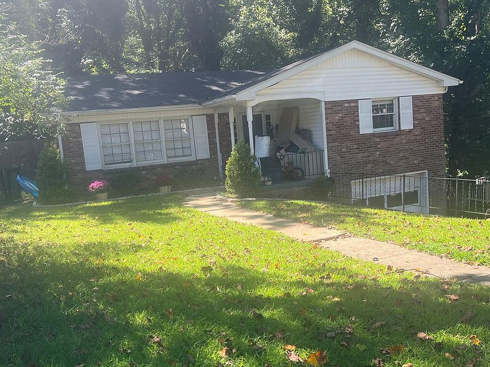 1st image of 121 Huntington Pl