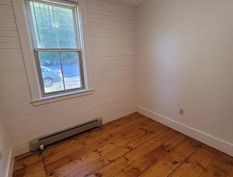 14 Main St #10 — Photo 11