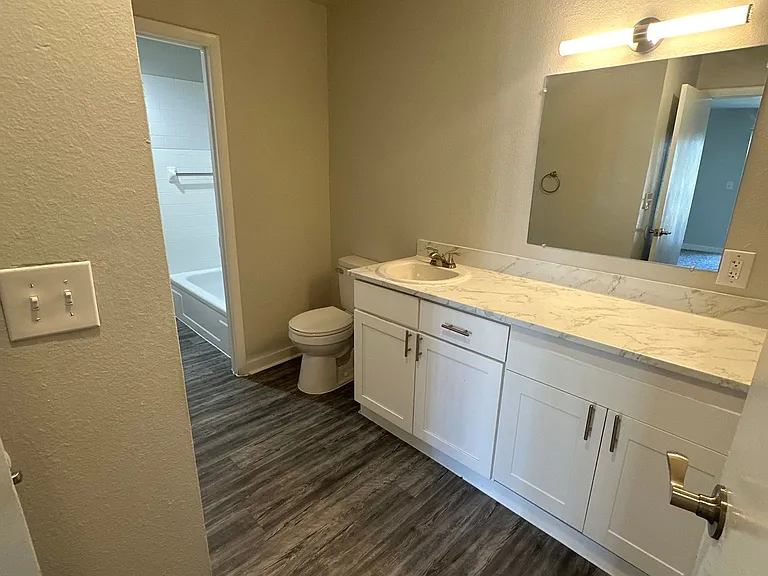 Regency Point Luxury Apartments — Photo 97