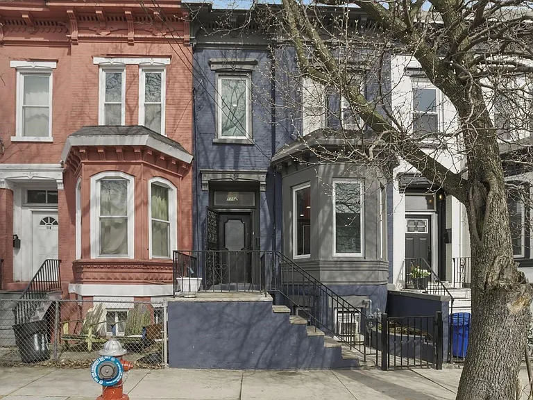 118 Clinton Ave — Photo 5