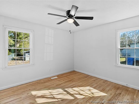5th image of 2910 Sunrise Cir