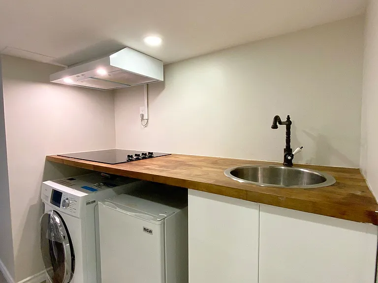 2028 Marine Dr #LOWER LEVEL — Photo 16