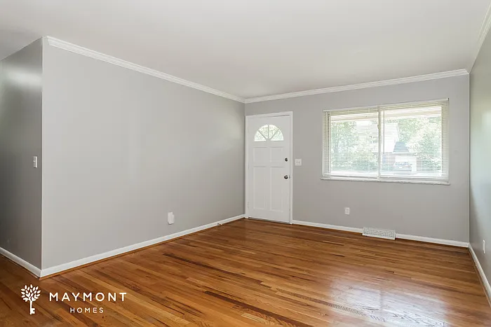 3 bed, 1.5 bath, 1654 sqft, $2,195 — Photo 2
