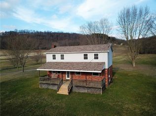 120 Wiley St, Ellwood City, PA 16117