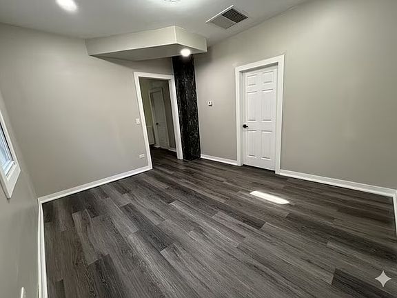 5th image of 4408 S Wood St Unit 1