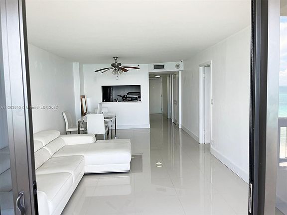 5th image of 2555 Collins Ave APT 1507
