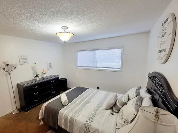 301 E 46th Ave APT 4, Anchorage, AK 99503