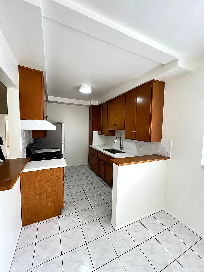 1322 & 1326 Amherst Ave — Photo 1