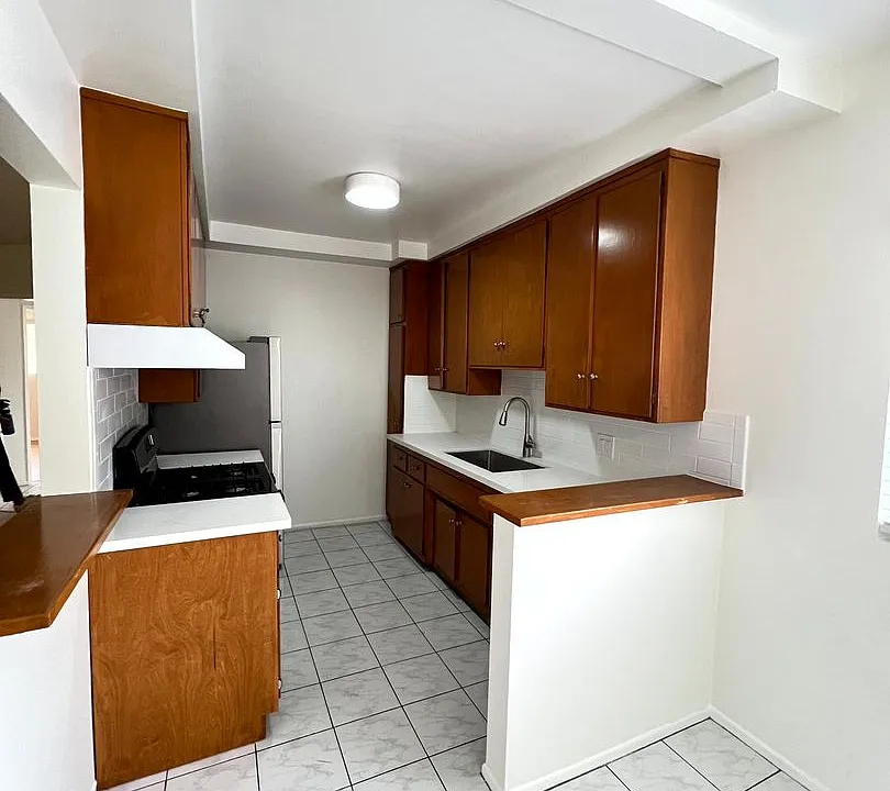 1322 & 1326 Amherst Ave