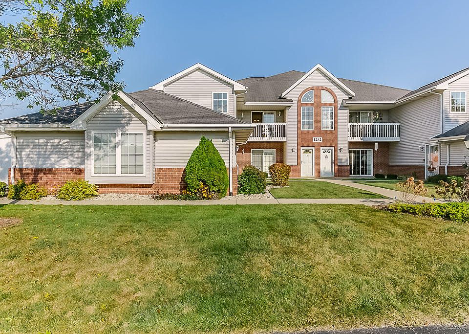 1st image of 1252 Village Centre Dr Unit 7