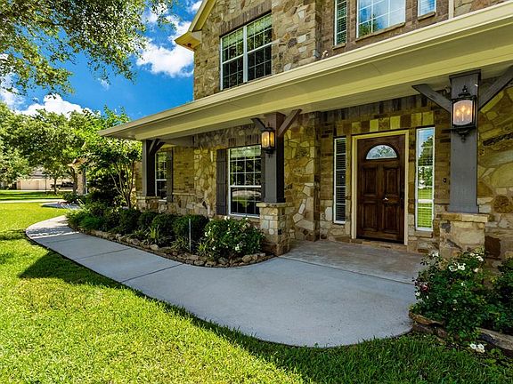 3rd image of 7826 Shamrock Ln