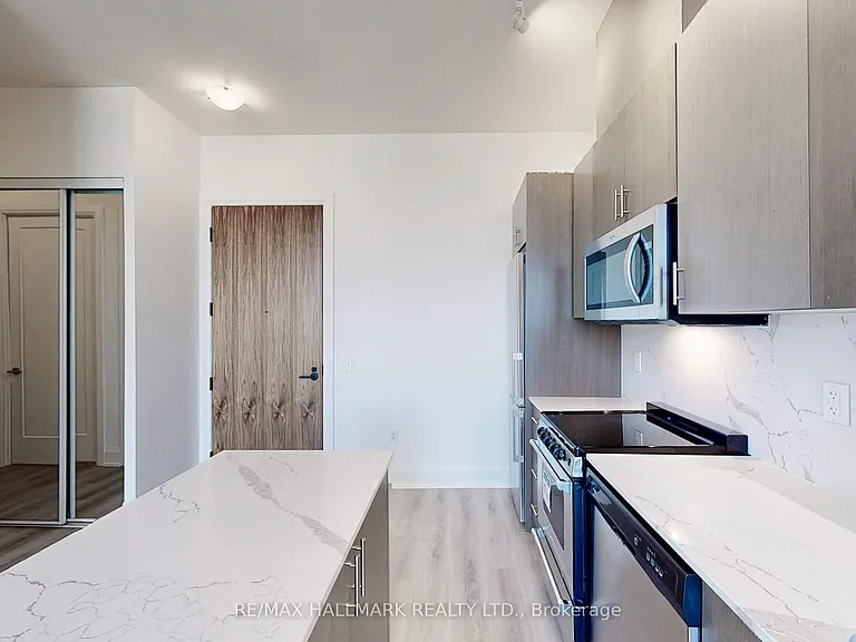 509 Dundas St W #806 — Photo 17