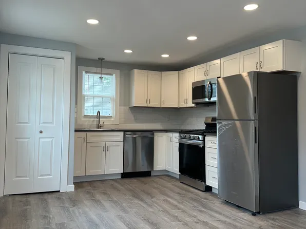 2 Adelaide Ave #A, Smithfield, RI 02917