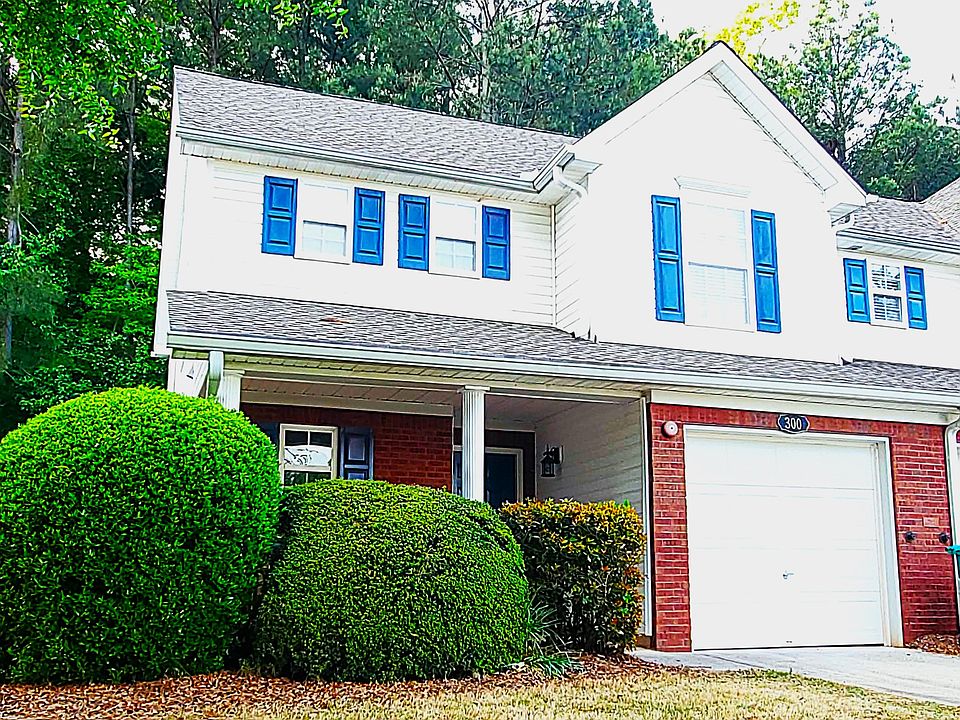 Welcome to 300 Cottonwood Creek Circle!