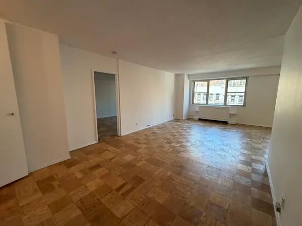 400 E 54th St, New York, NY