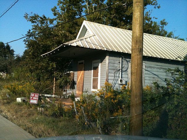 2nd image of 467 W Park Ave