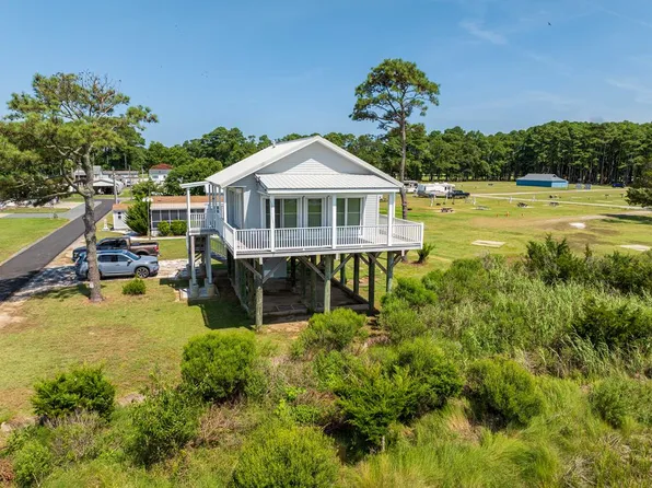 41198 Sea Gull Dr, Quinby, VA 23423